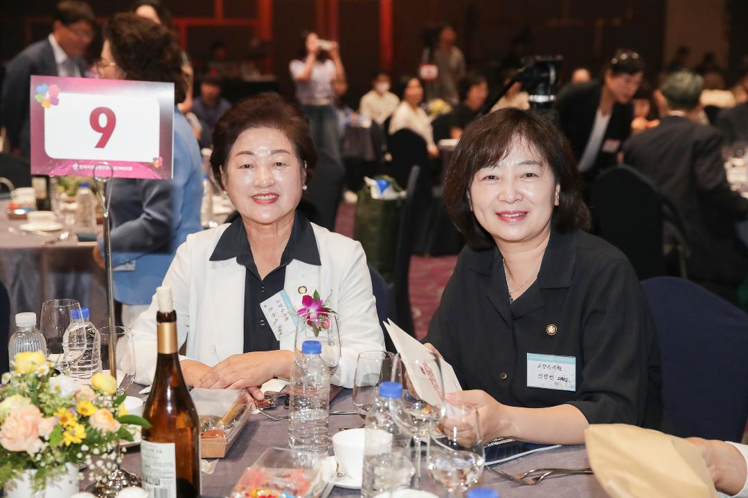 '20240711_[9대]제3회 여성경제인대회 및 창립10주년 기념식' 게시글의 사진(10) '20240711_[9대]제3회 여성경제인대회 및 창립10주년 기념식_012.jpg'