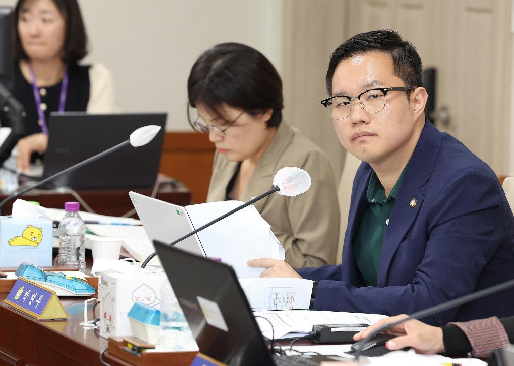 '20241007_[9대]제289회 고양특례시의회 임시회_문화복지위원회' 게시글의 사진(17) '박현우 (2).jpg'
