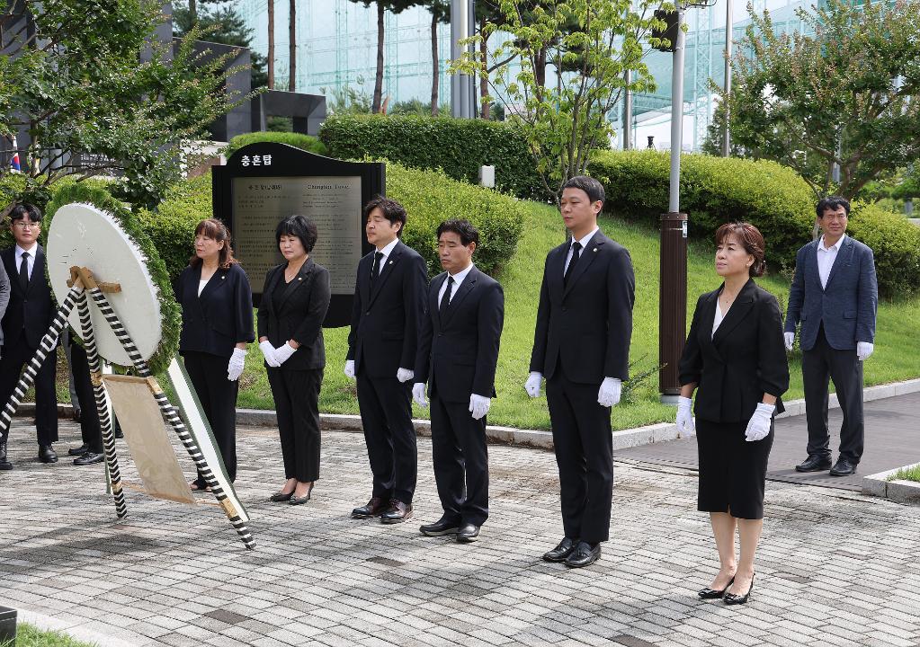 '20240705_[9대]제9대 고양특례시의회 후반기 의장단,원내대표의원,상임위원장 현충탑 참배' 게시글의 사진(23) '7.jpg'
