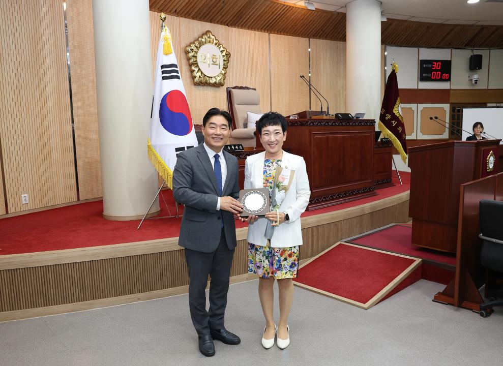 '20260619_[9대]제9대 고양특례시의회 의정활동 마무리 기념식' 게시글의 사진(22) '김수진 (2).jpg'