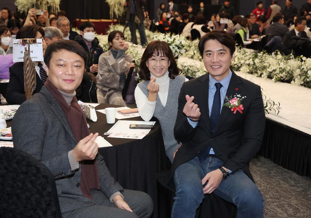 '20240122_[9대]고양상공회의소 여성기업위원회 위원장 이.취임식' 게시글의 사진(21) '5.jpg'