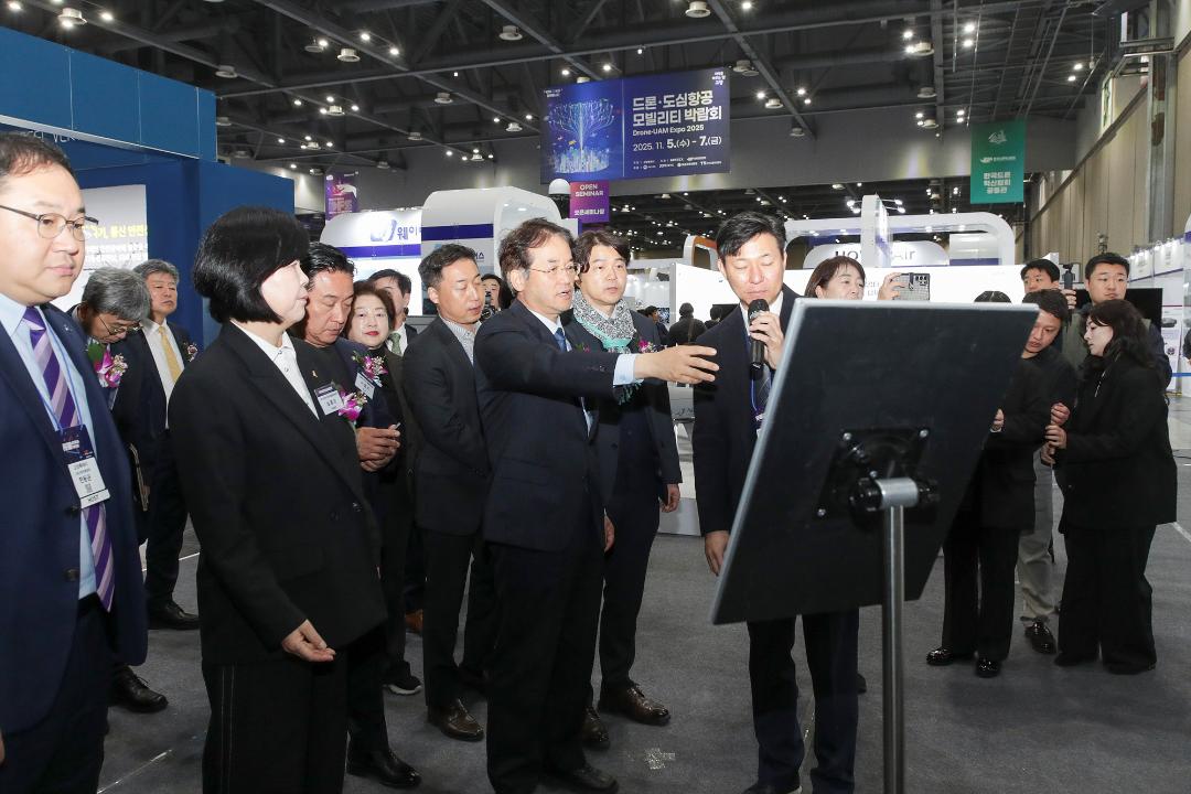 '20251105_[9대]RAD KOREA WEEK 2025' 게시글의 사진(23) '조현숙 신현철.jpg'