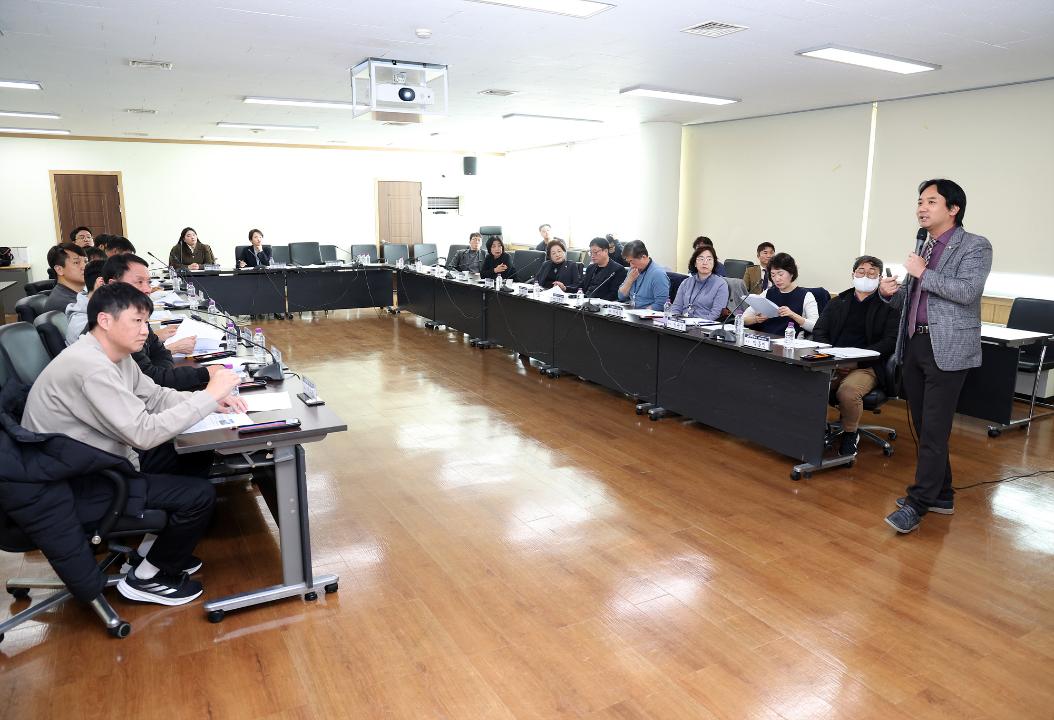 '20251110_[9대]고양시 도시브랜딩 자원으로서 직장운동경기부 운영 전략과 발전 방향' 게시글의 사진(4) '2.jpg'