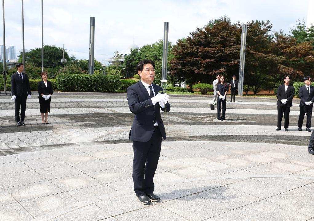 '20240705_[9대]제9대 고양특례시의회 후반기 의장단,원내대표의원,상임위원장 현충탑 참배' 게시글의 사진(4) '3.jpg'