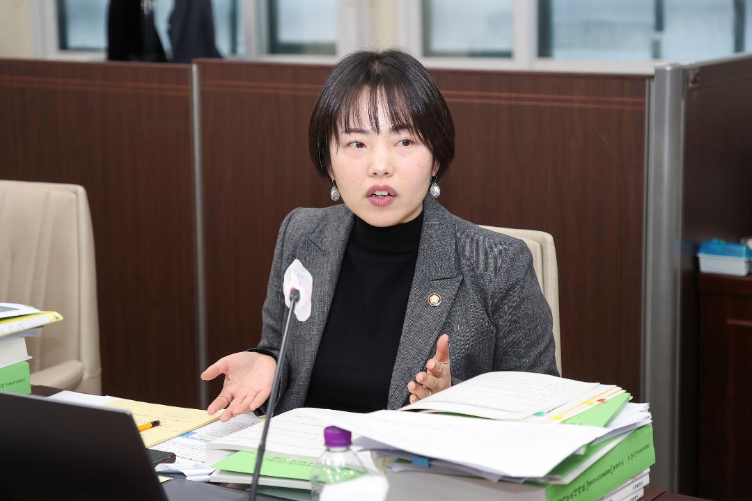 '20250307_[9대]백석동 업무빌딩으로의 고양시 청사 이전 사업 및 부서 이전에 대한 행정사무조사' 게시글의 사진(18) '정민경 (2).jpg'