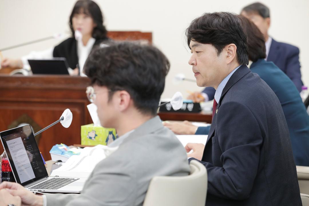 '20251114_[9대]제299회 고양특례시의회 제2차 정례회_환경경제위원회' 게시글의 사진(18) '신현철 (4).jpg'